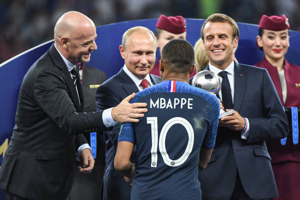 供了谈资 供了谈资